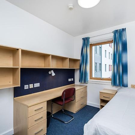 1 Night Free Comfortable Ensuite Rooms, Gillingham - Sk Hoo Экстерьер фото